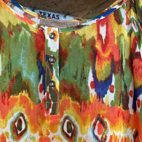 Beautiful blouse - Picture 3 of 3